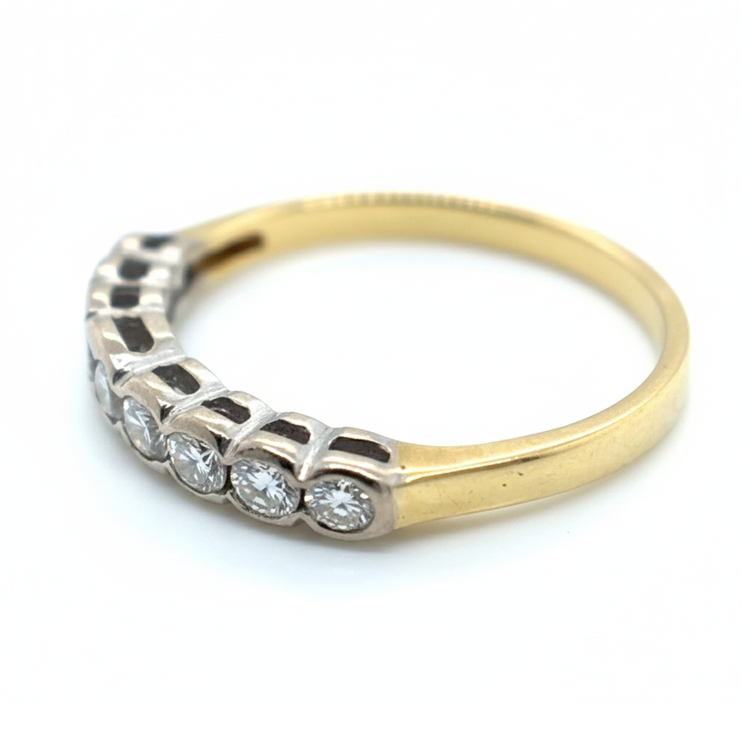 18ct Yellow Gold Diamond Ring