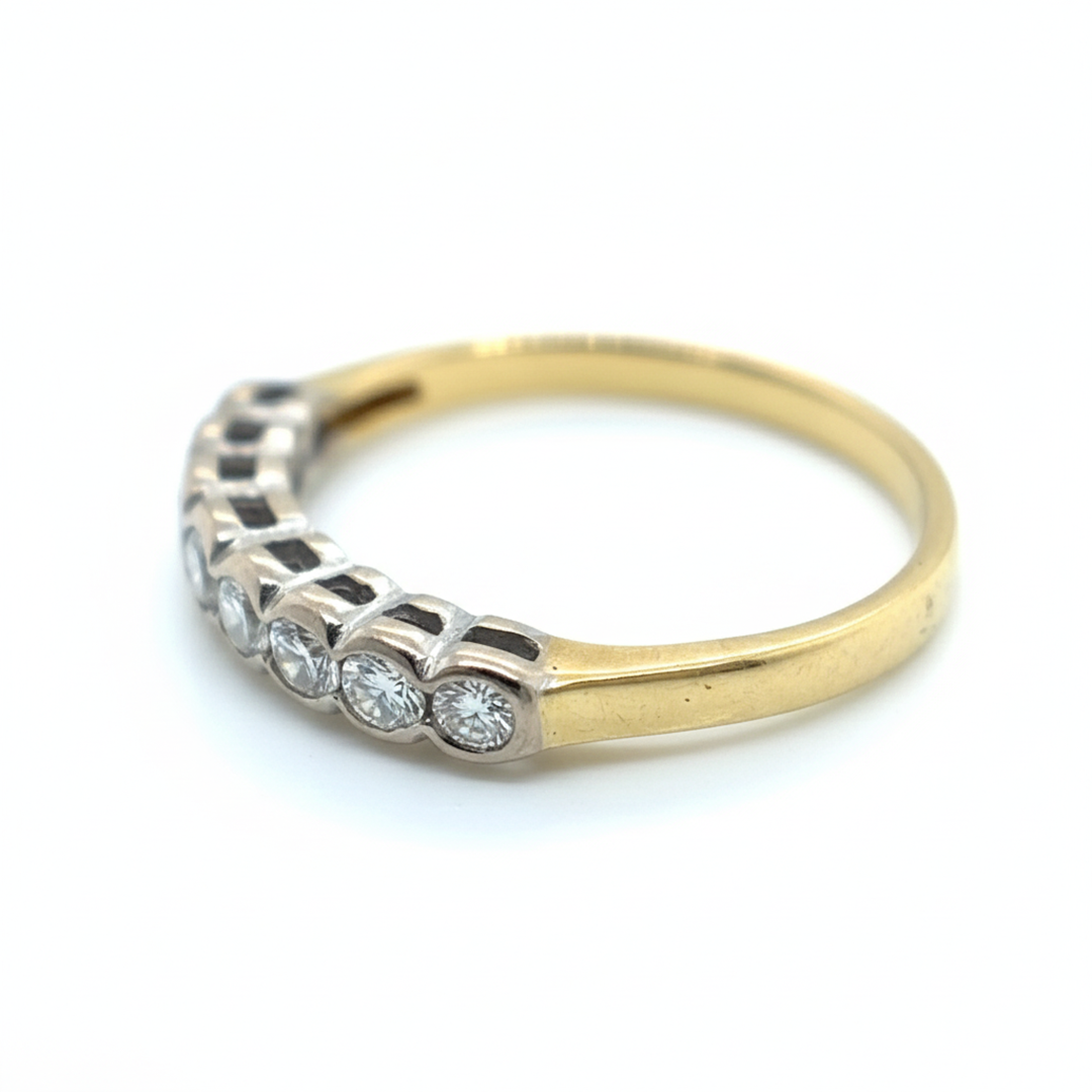 18ct Yellow Gold Diamond Ring