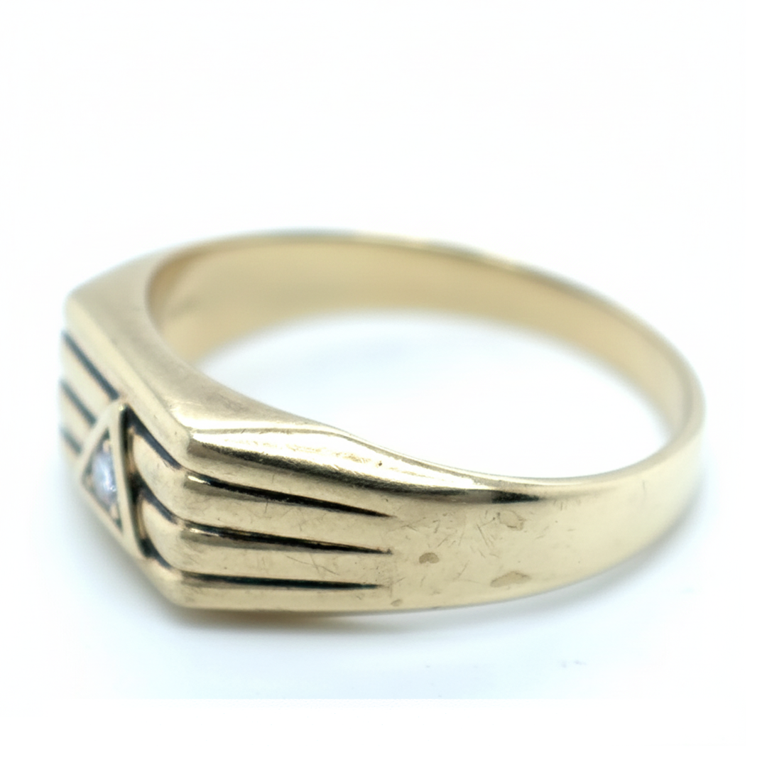 9ct Yellow Gold Diamond Signet Ring