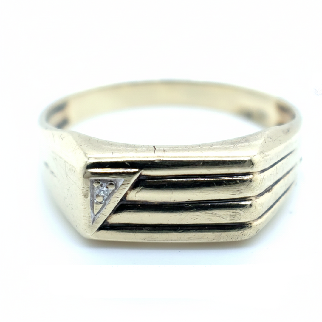 9ct Yellow Gold Diamond Signet Ring