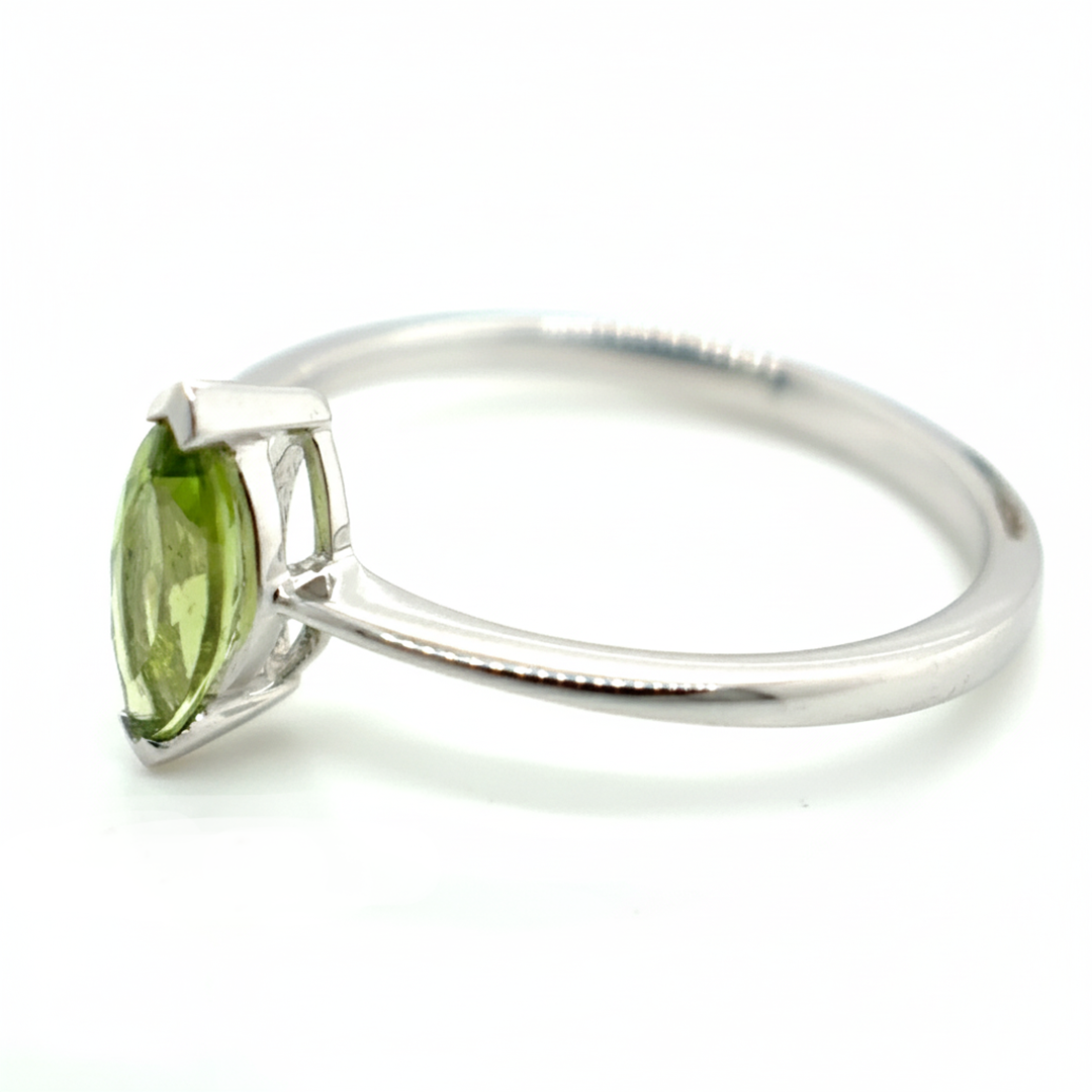 9ct White Gold Marquise Peridot Ring