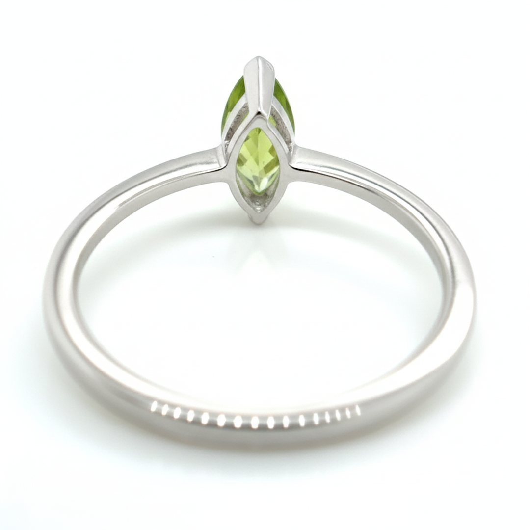 9ct White Gold Marquise Peridot Ring