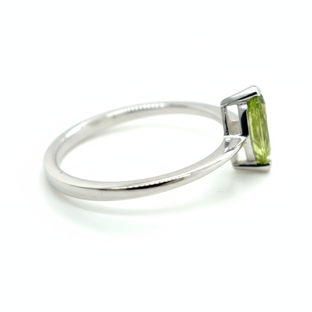 9ct White Gold Marquise Peridot Ring