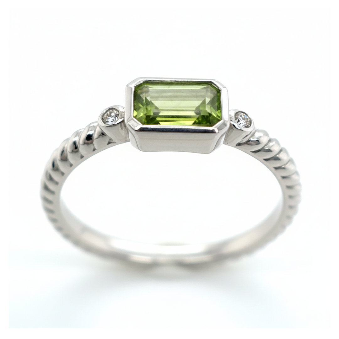 9ct White Gold Peridot and Diamond Ring