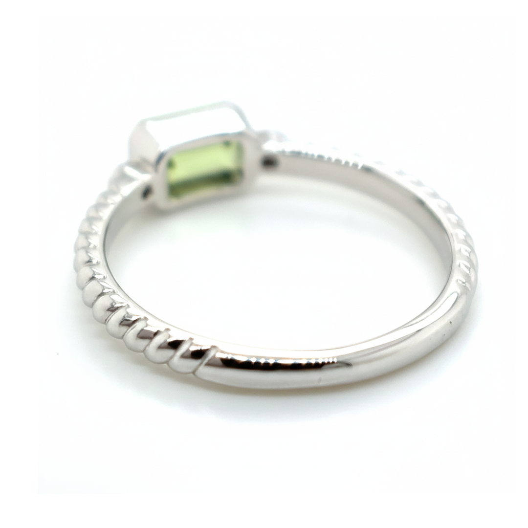 9ct White Gold Peridot and Diamond Ring