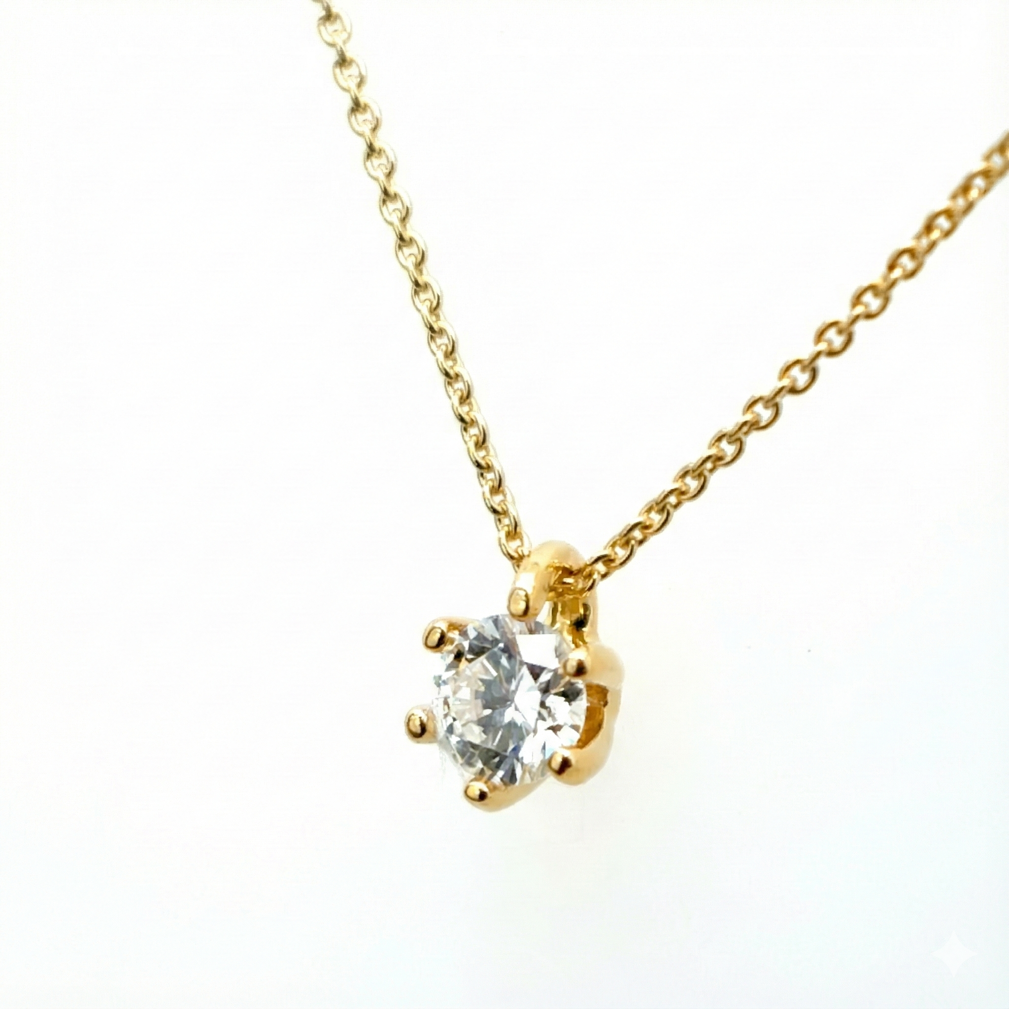 18ct Yellow Gold Diamond Pendant on a 18ct Yellow Gold Belcher Chain