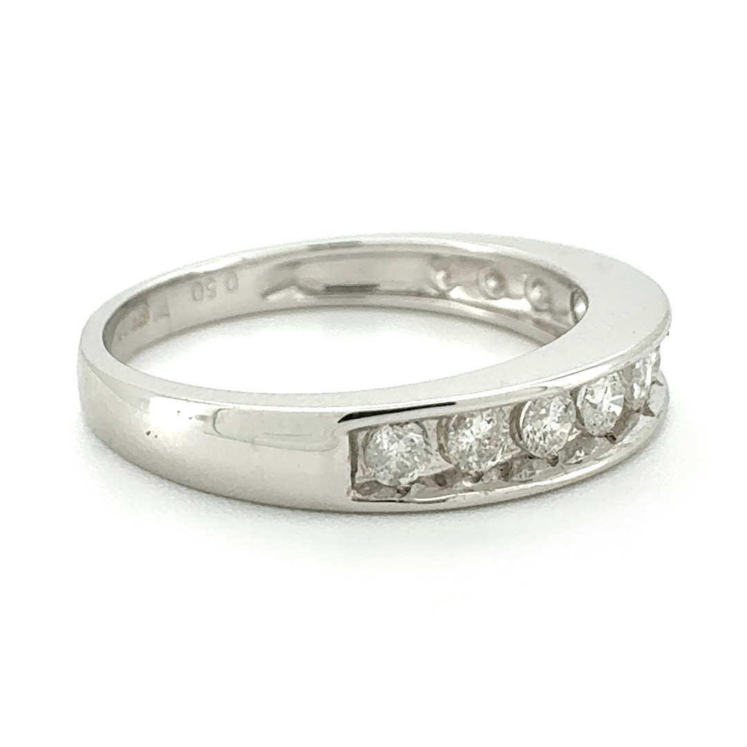 18ct White Gold Diamond Ring