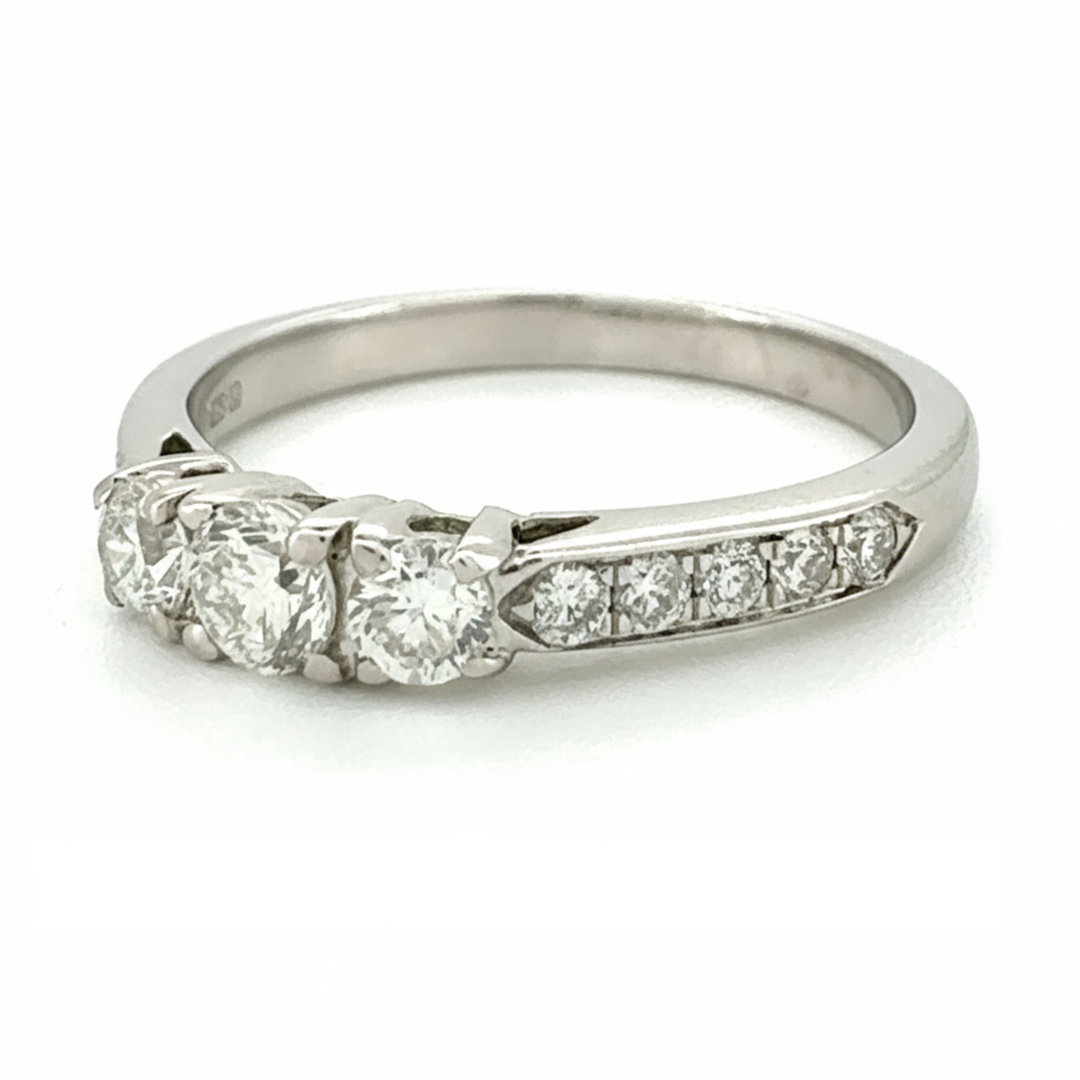 18ct White Gold Diamond Ring