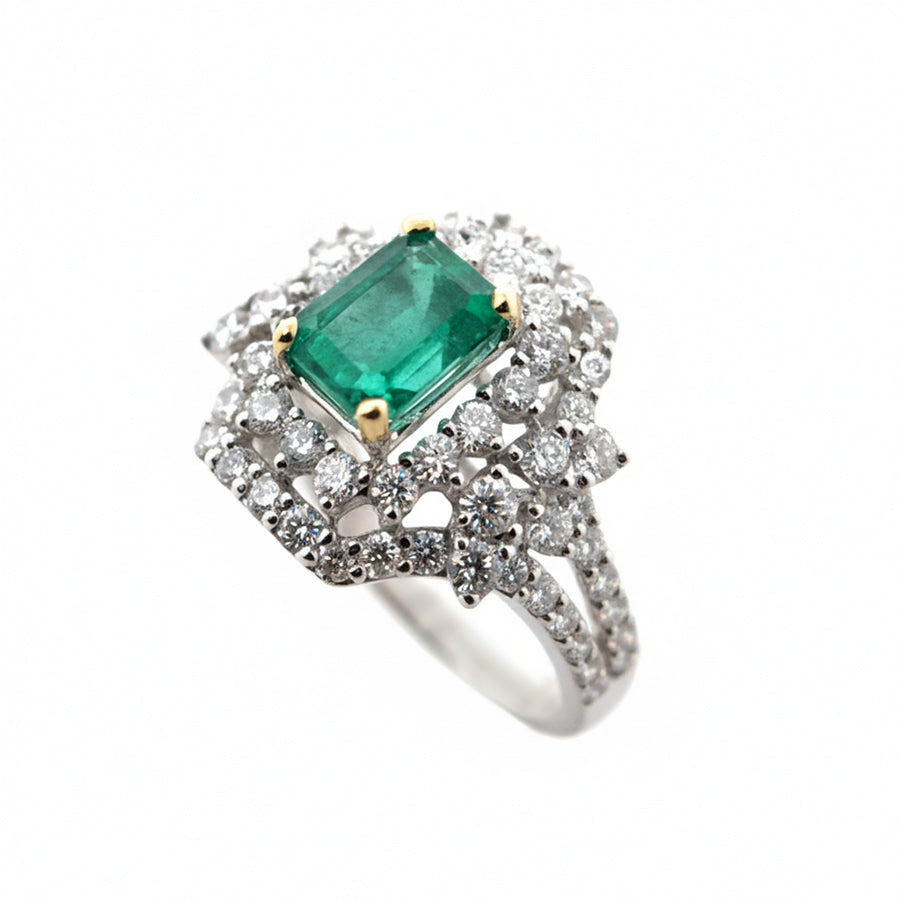 18ct White Gold Emerald and Diamond ring