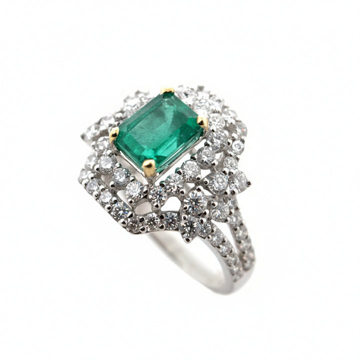 18ct White Gold Emerald and Diamond ring