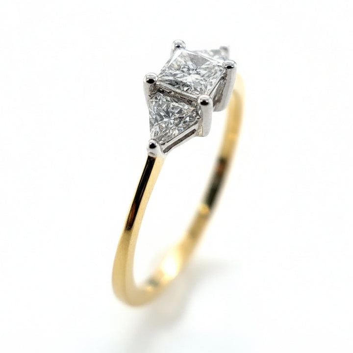 18ct Yellow Gold Princess Cut Diamond with Triangle Cut shoulders