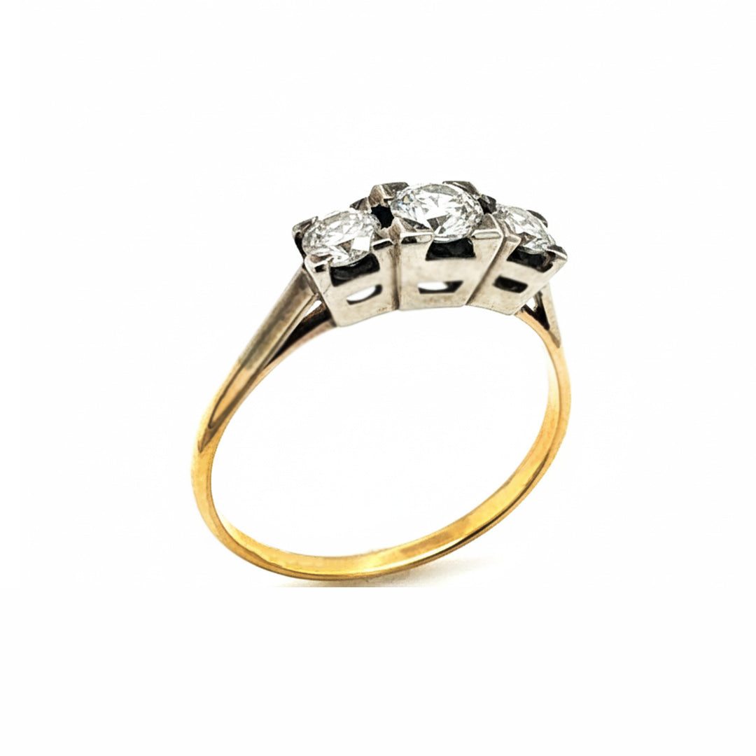 18ct Yellow Gold 3 Stone Diamond Trilogy Ring