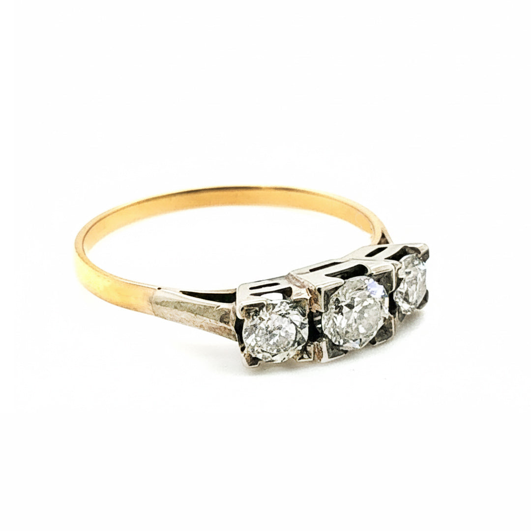 18ct Yellow Gold 3 Stone Diamond Trilogy Ring