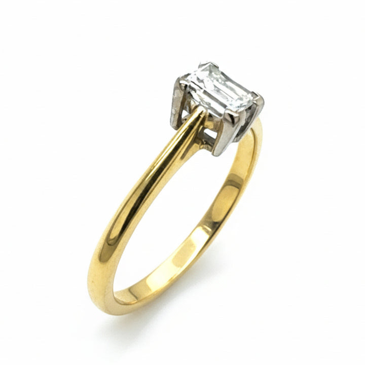 18ct Yellow Gold Baguette Cut Diamond Solitaire Ring