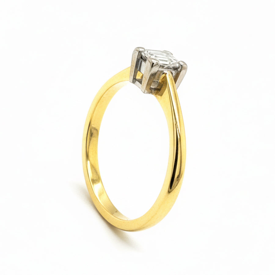 18ct Yellow Gold Baguette Cut Diamond Solitaire Ring