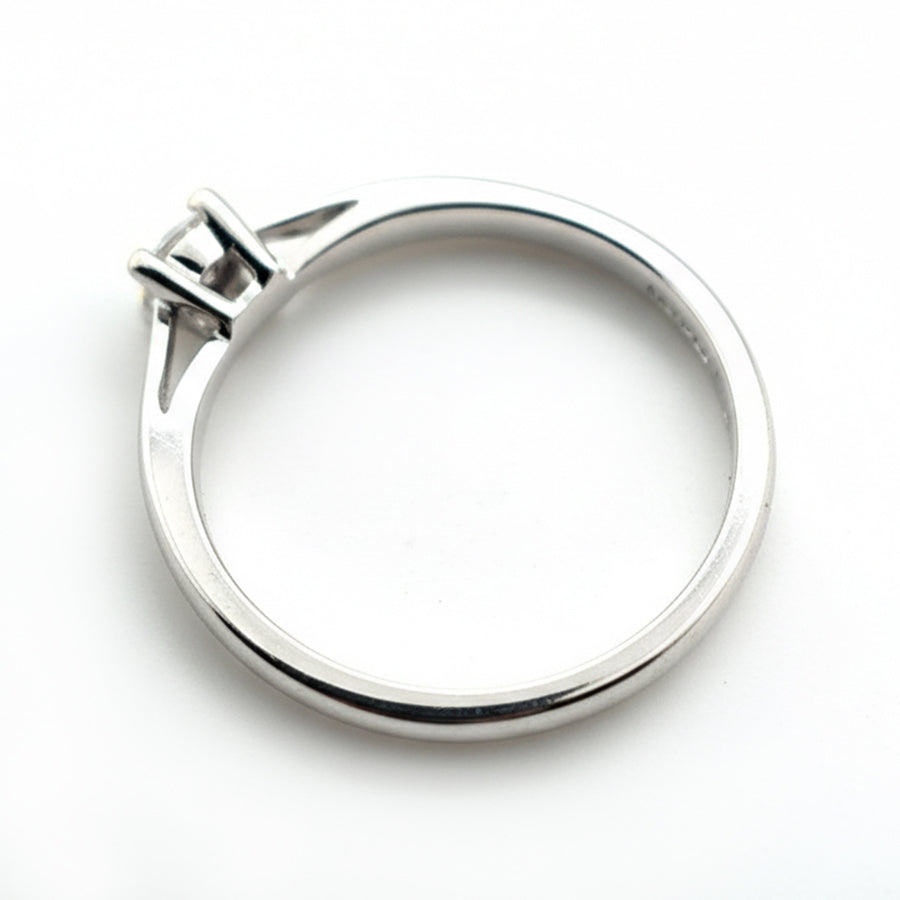 18ct White Gold Diamond Solitaire Ring