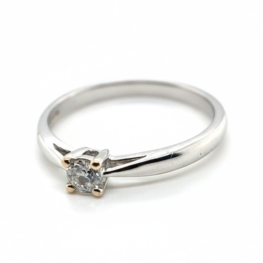 18ct White Gold Diamond Solitaire Ring