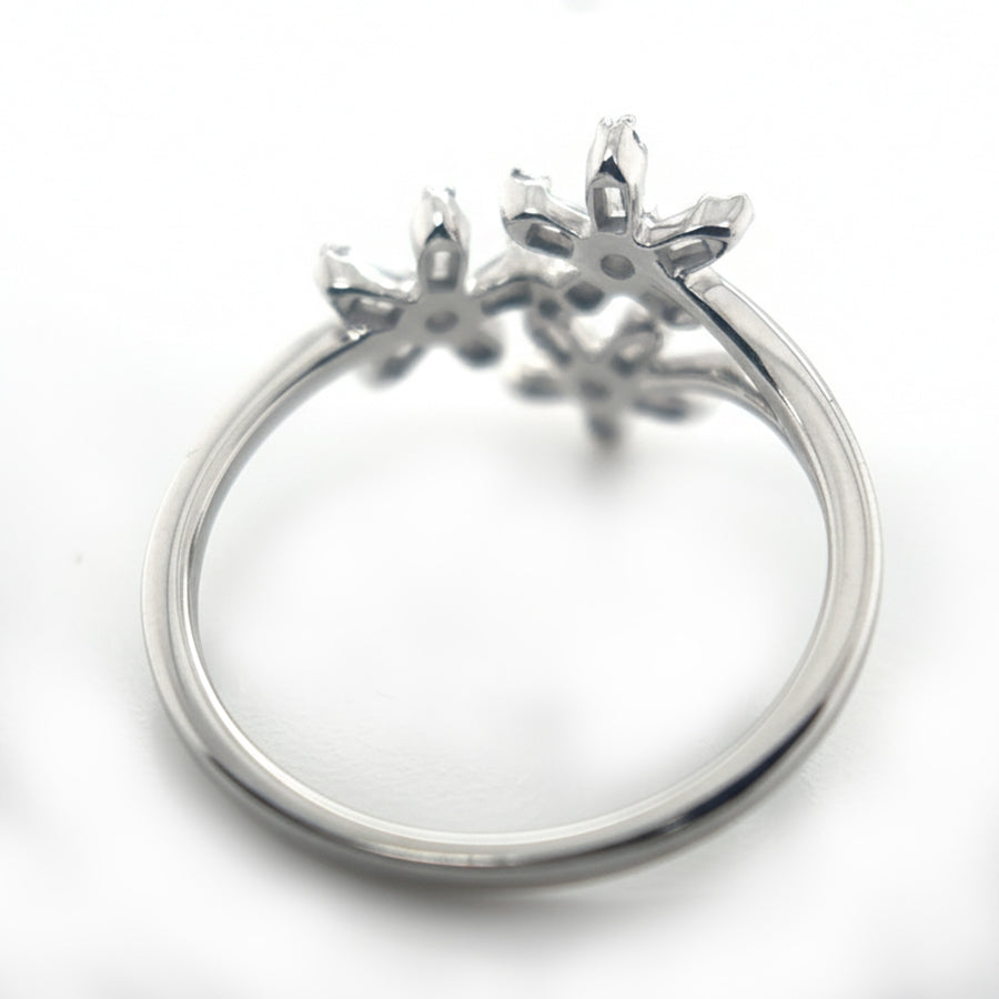 18ct White Gold 3 Flower Diamond Ring