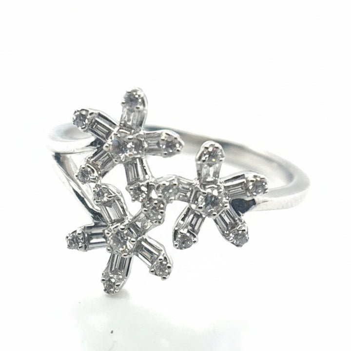 18ct White Gold 3 Flower Diamond Ring