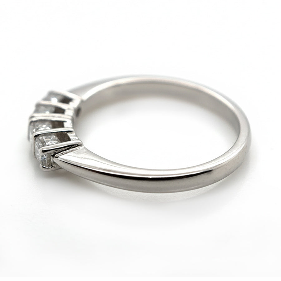 18ct White Gold 3 Stone Diamond Trilogy Ring