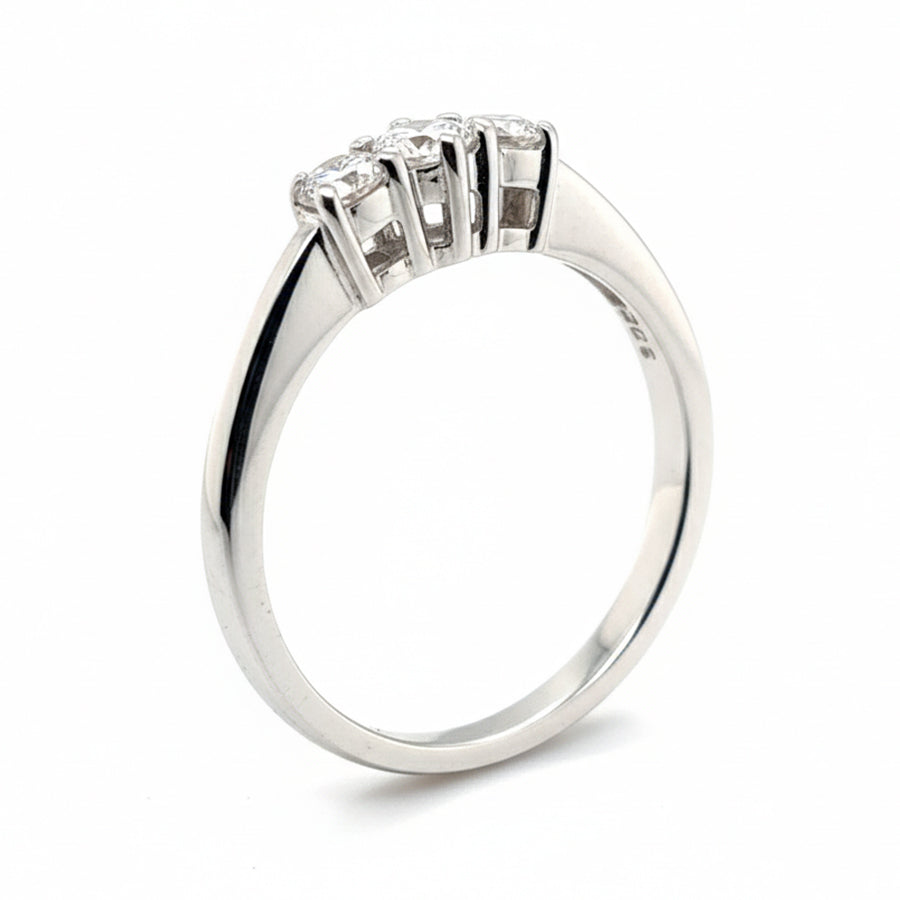 18ct White Gold 3 Stone Diamond Trilogy Ring