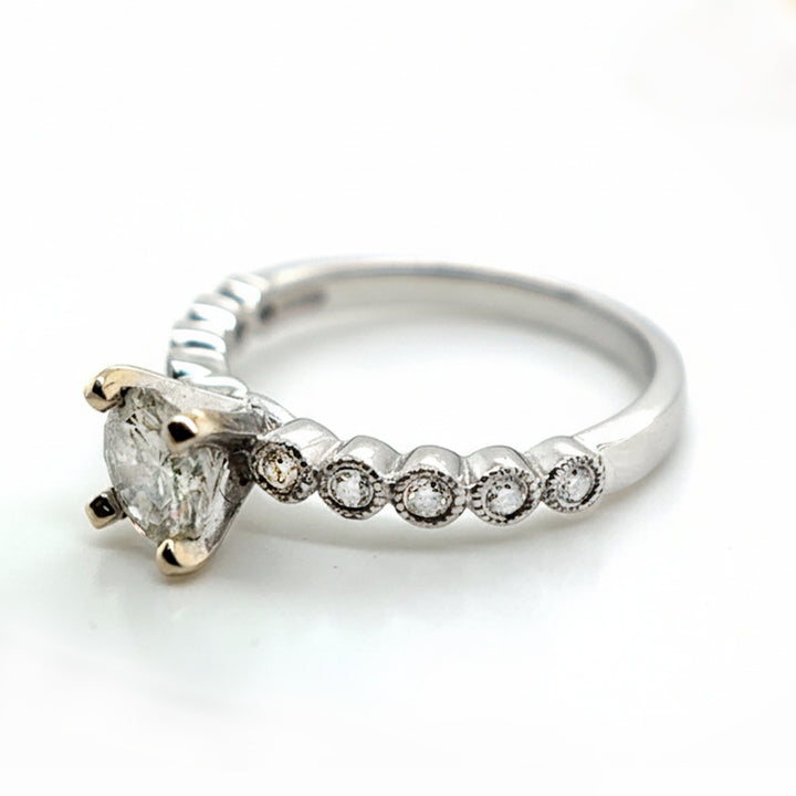 18ct White Gold Round Brilliant Cut Diamond With Diamond Shoulders Ring