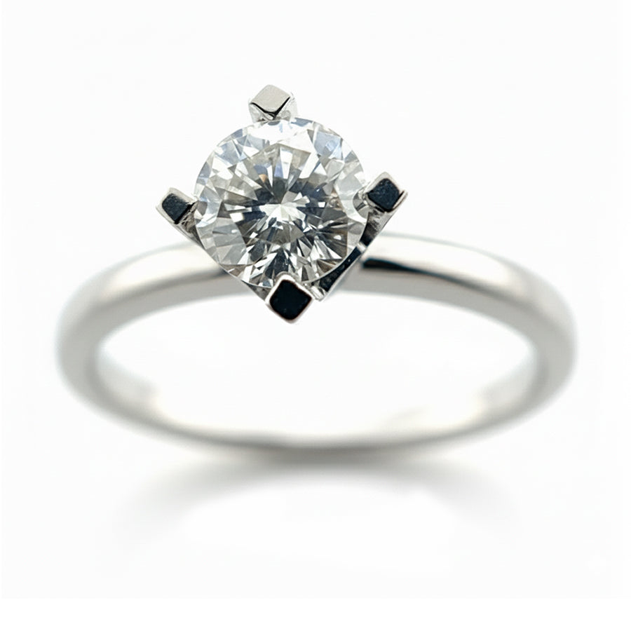 18ct White Gold Round Brilliant Cut Diamond Solitaire Ring