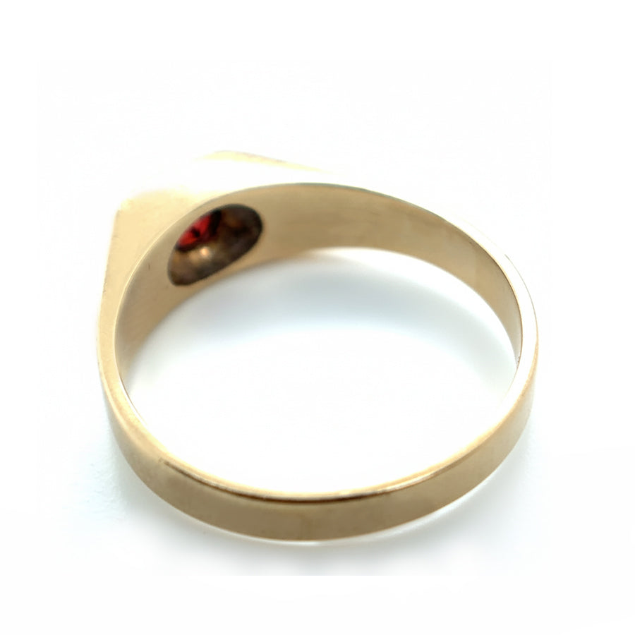 9ct Yellow Gold Garnet Signet Ring