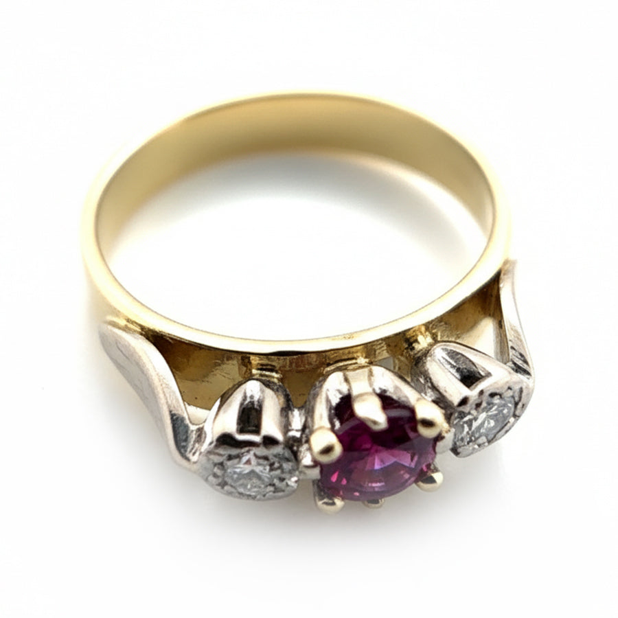 18ct Yellow Gold Ruby And Diamond 3 Stone Ring