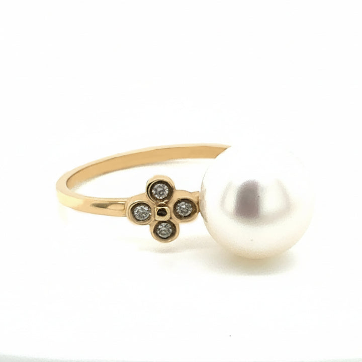 9ct Yellow Gold Pearl And Diamond Ring