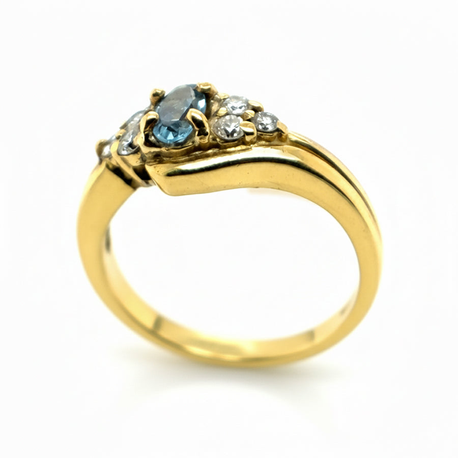 18ct Yellow Gold Blue Topaz And Diamond Ring