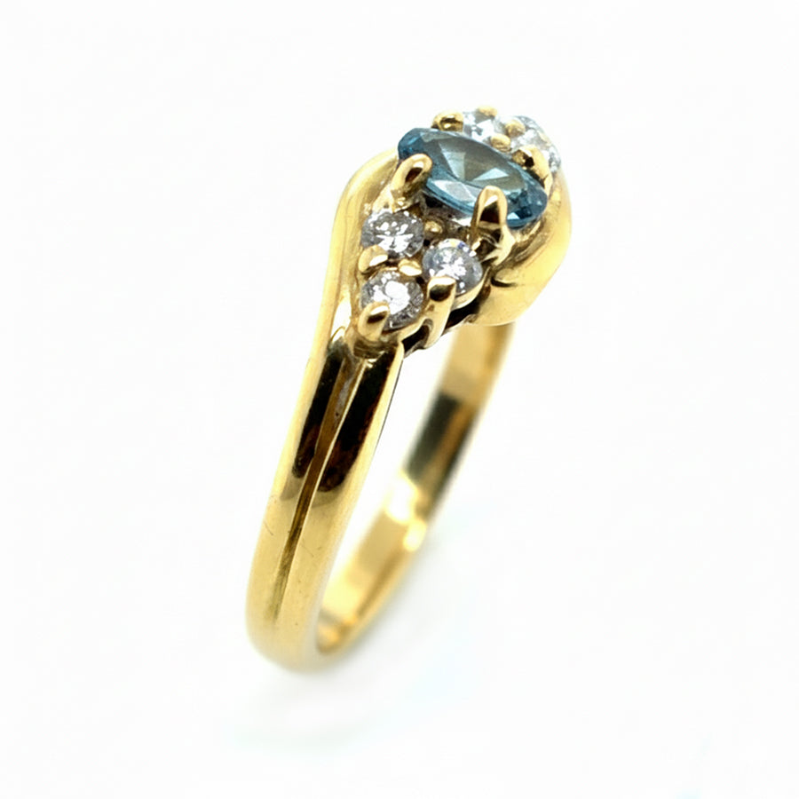 18ct Yellow Gold Blue Topaz And Diamond Ring
