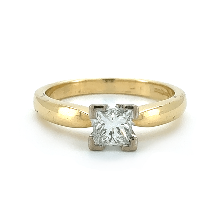 18ct Yellow Gold Diamond Ring