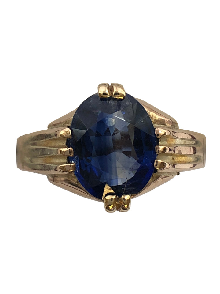 A 9ct gold kyanite ring