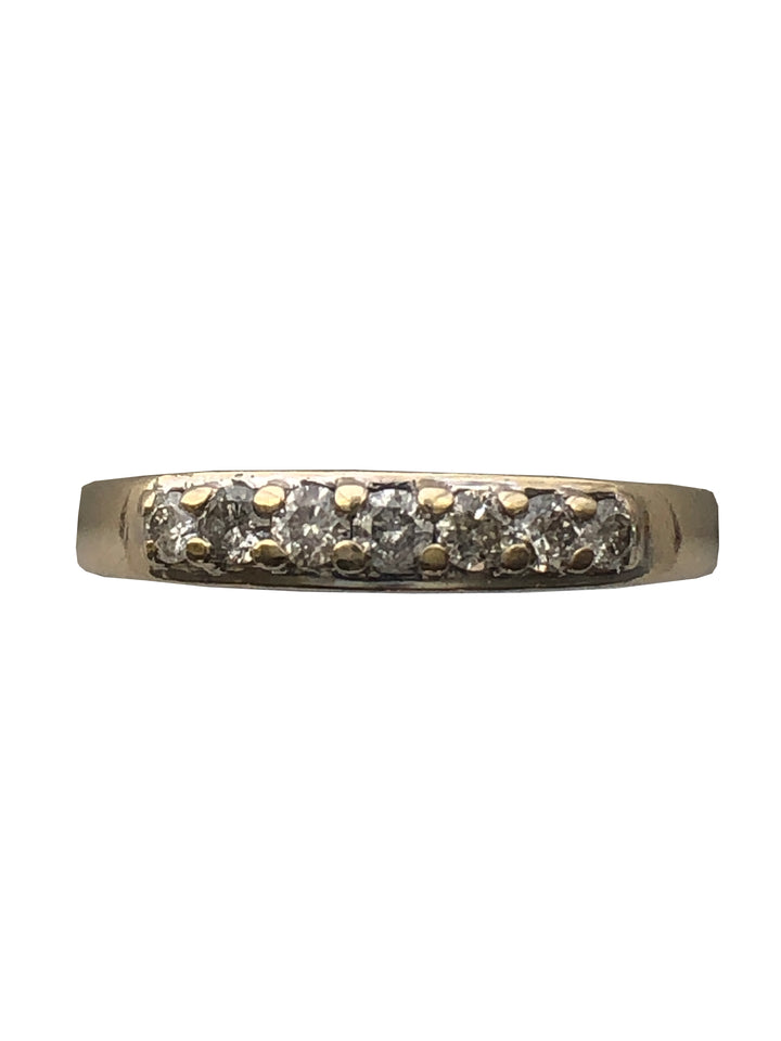 An 18ct gold diamond seven stone ring