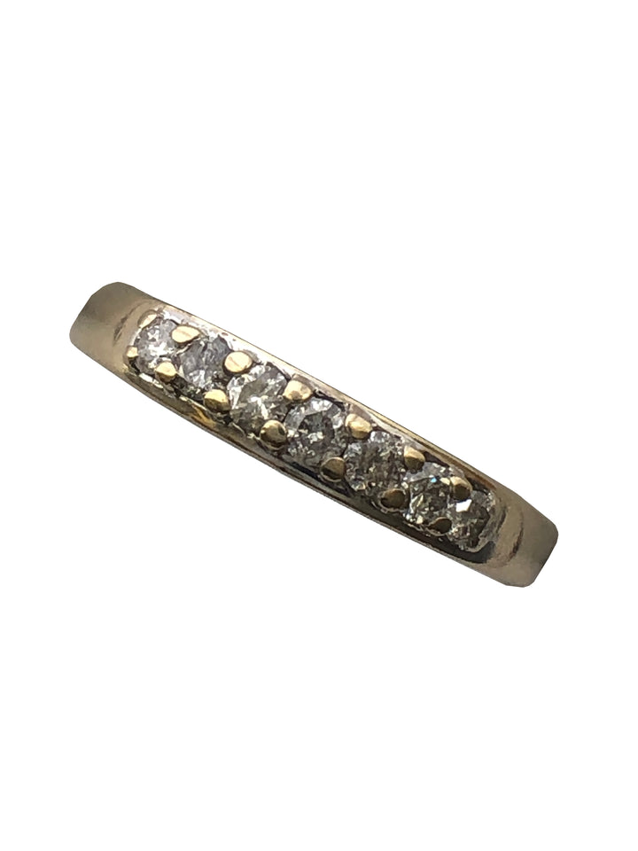 An 18ct gold diamond seven stone ring