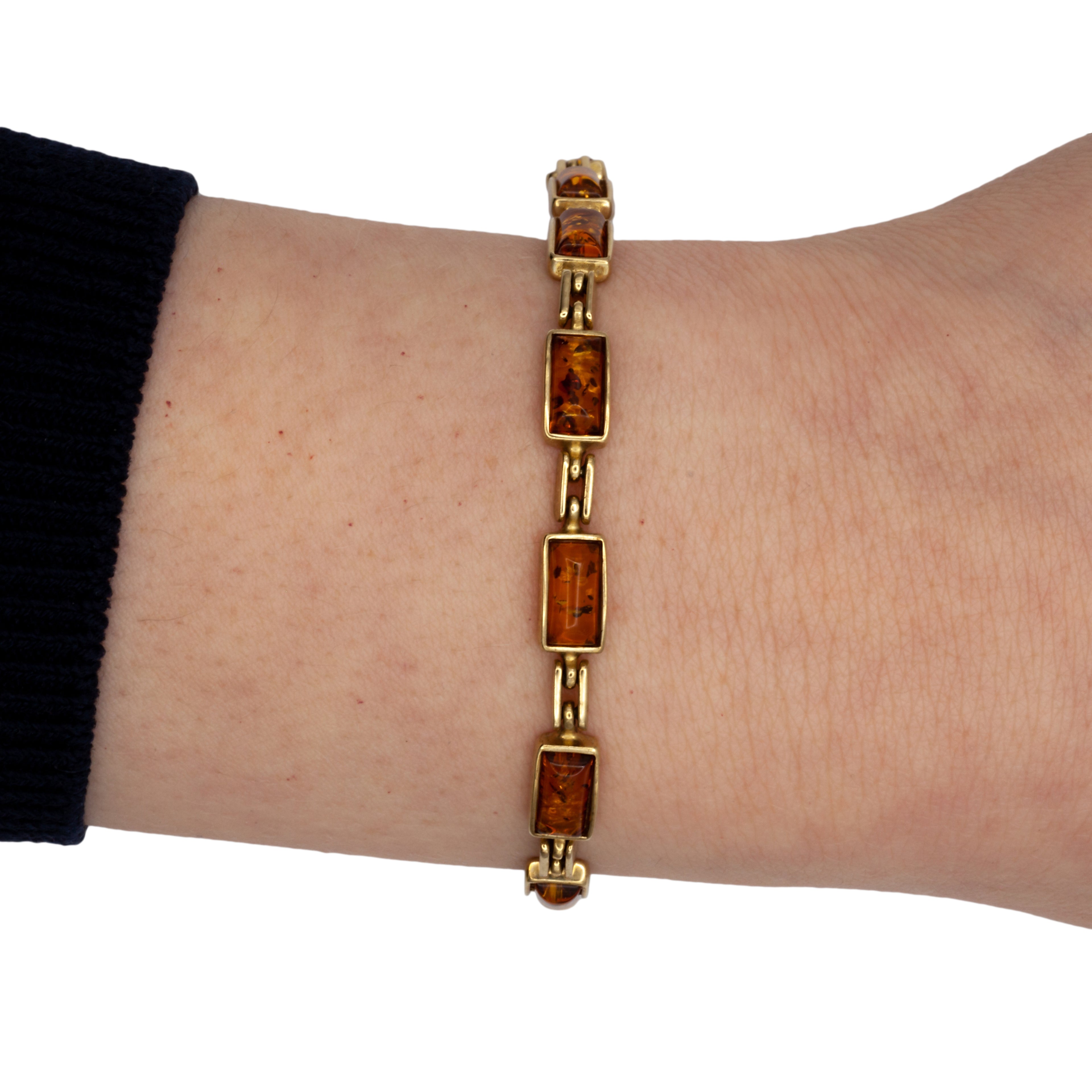 A 9ct gold amber bracelet