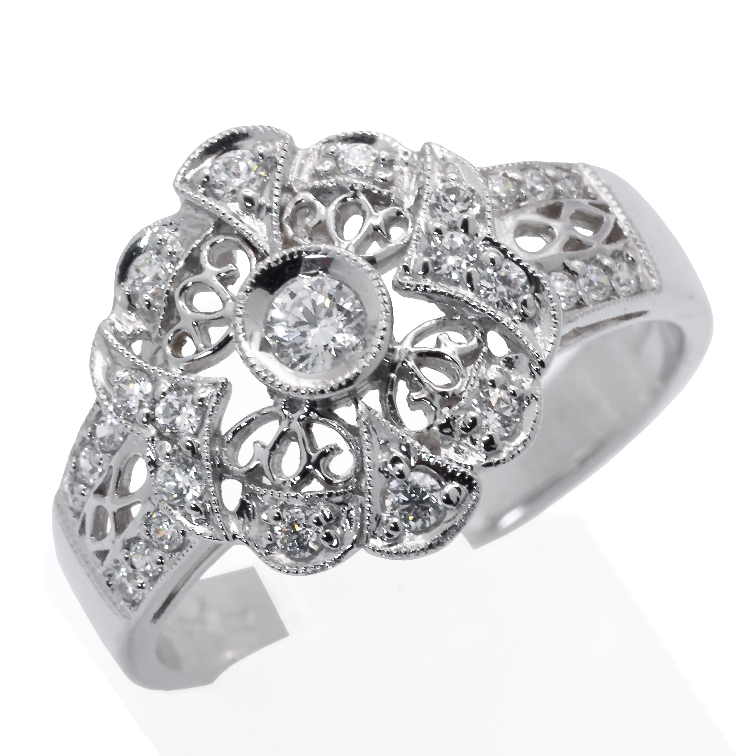 A 14ct white gold cubic zirconia ring