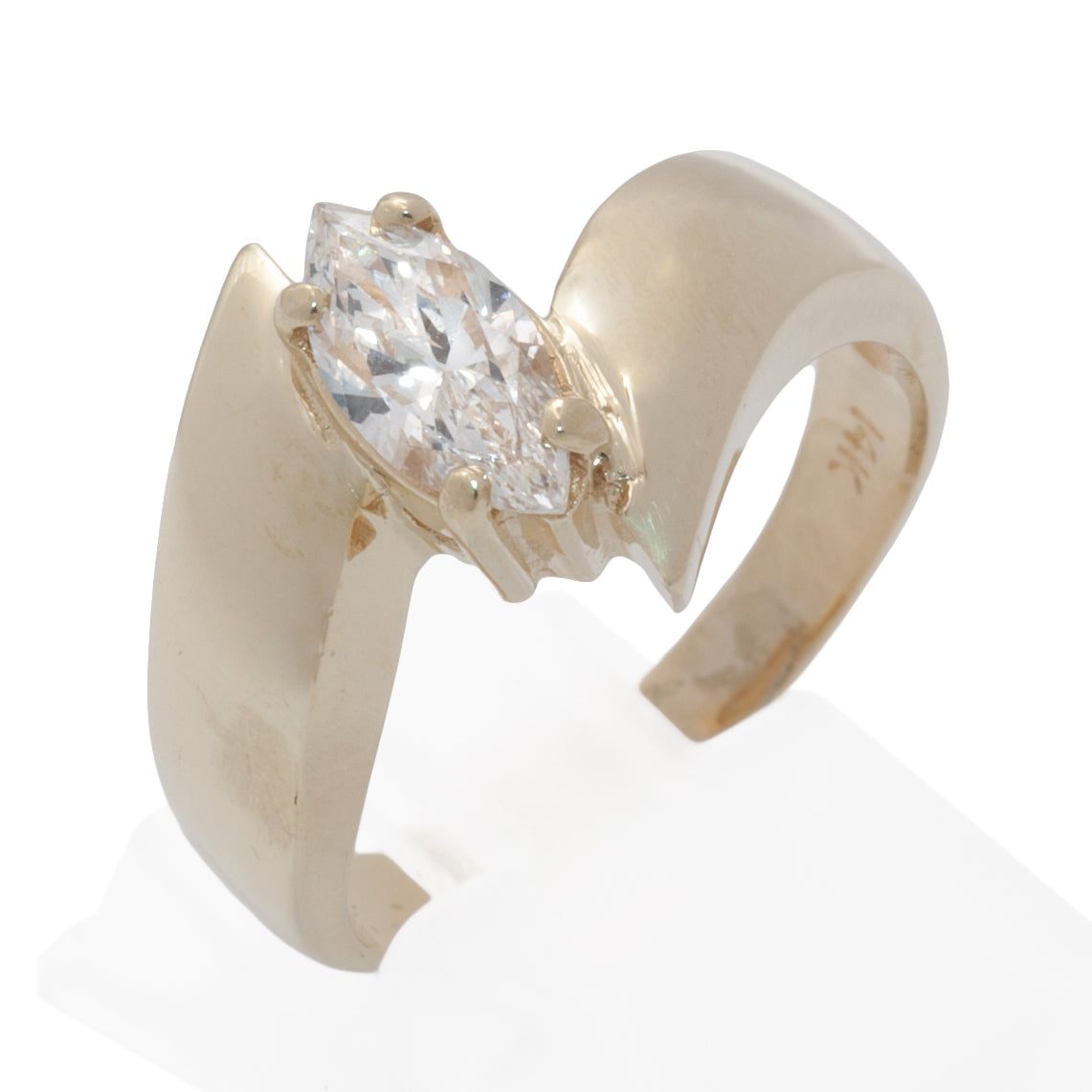 A 14ct gold diamond ring