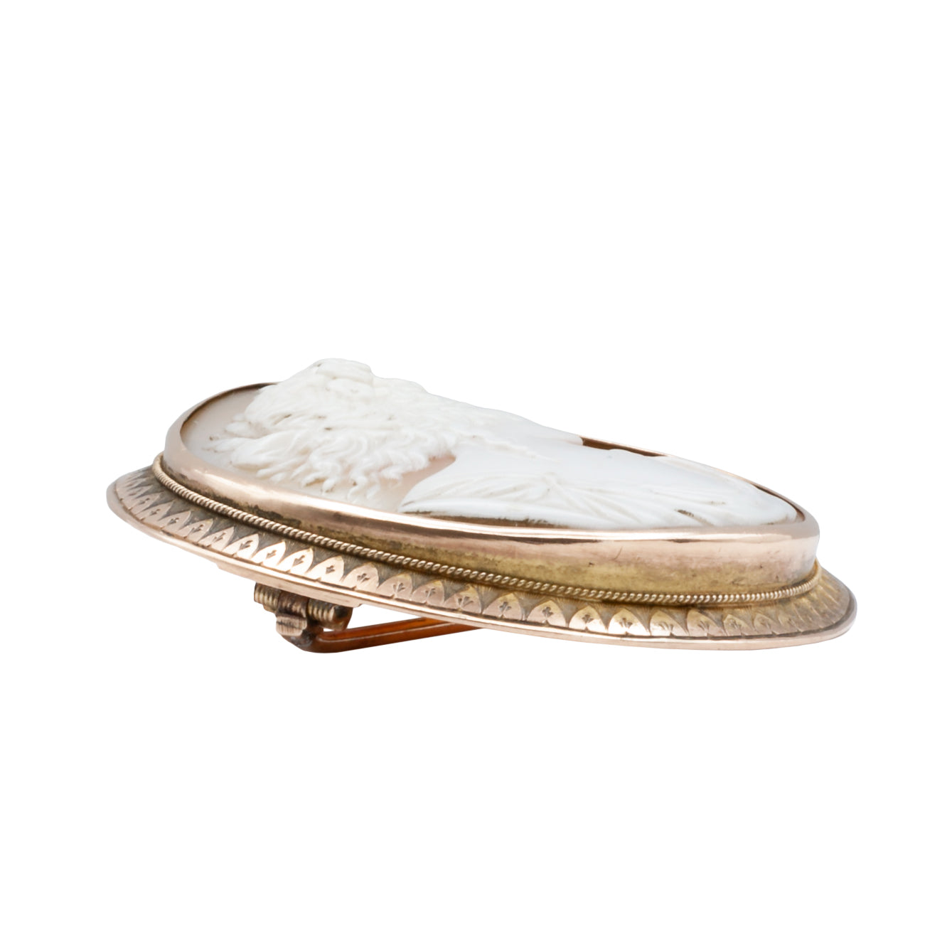 A 9ct gold cameo brooch