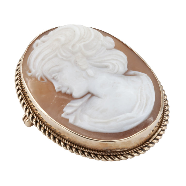 A 9ct gold cameo brooch