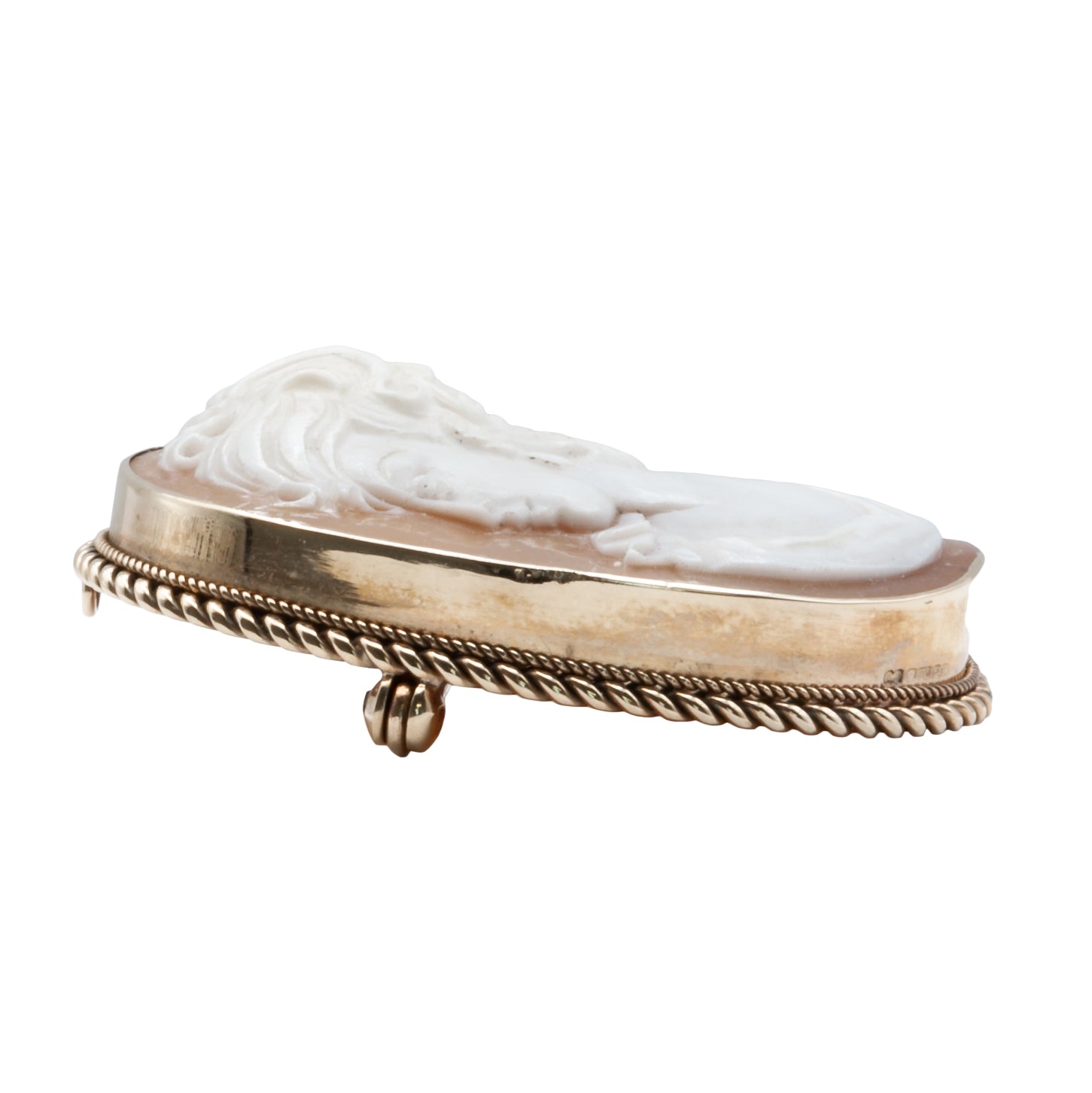 A 9ct gold cameo brooch