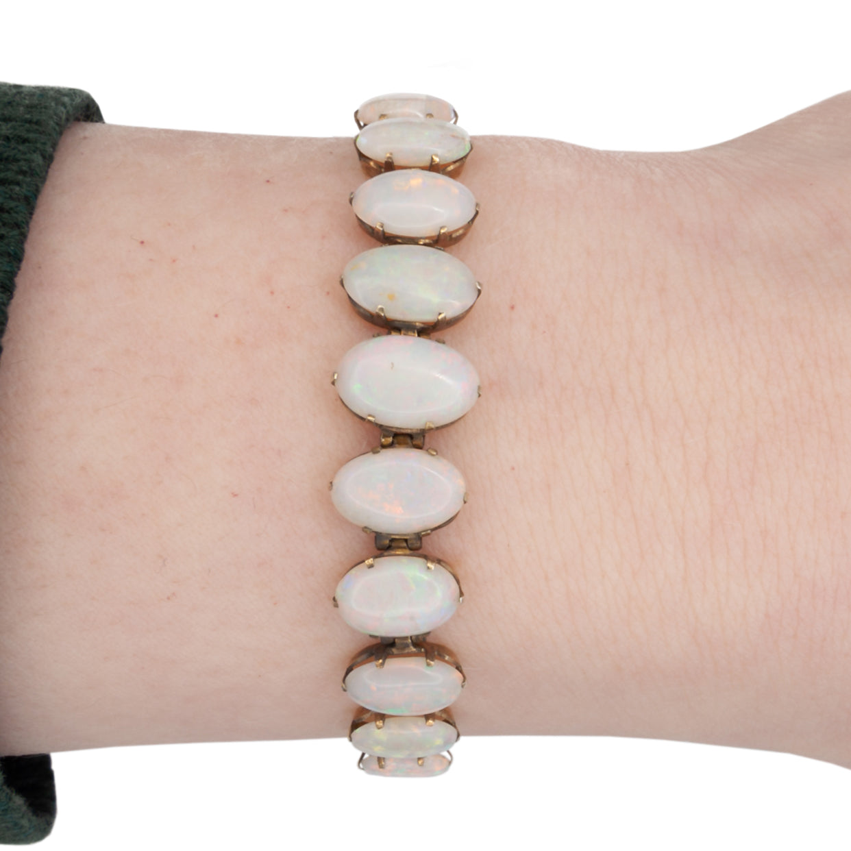 An Antique Edwardian 9ct gold opal bracelet.