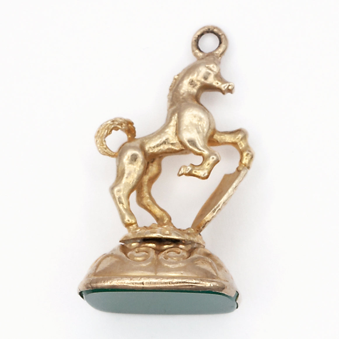 A 9ct gold green hardstone fob