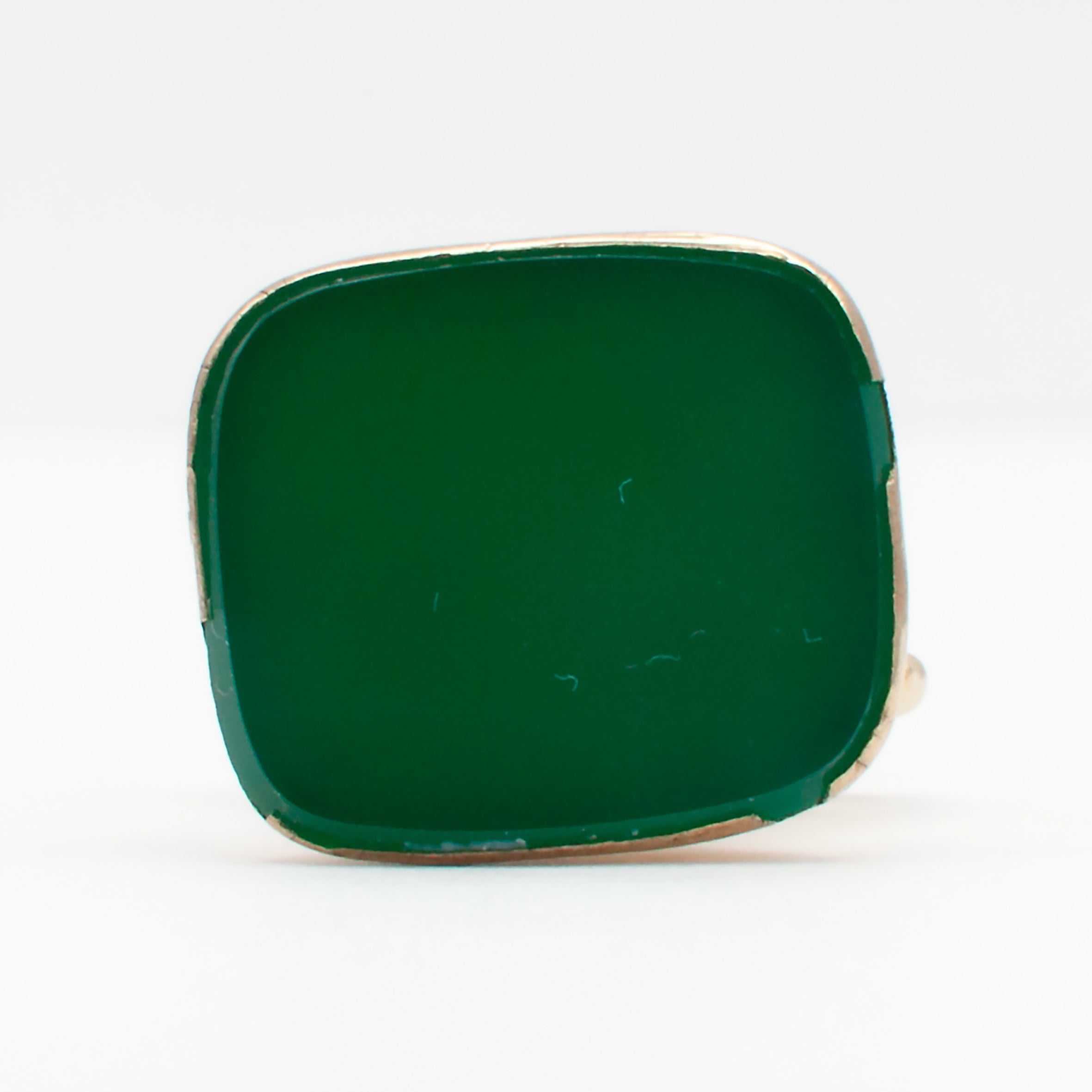 A 9ct gold green hardstone fob