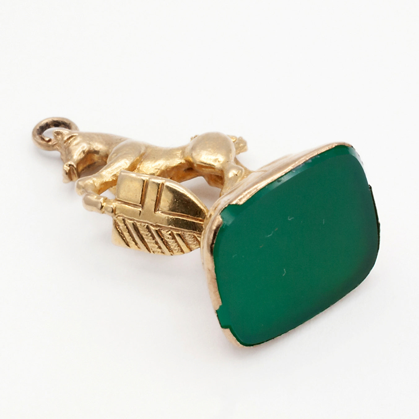 A 9ct gold green hardstone fob