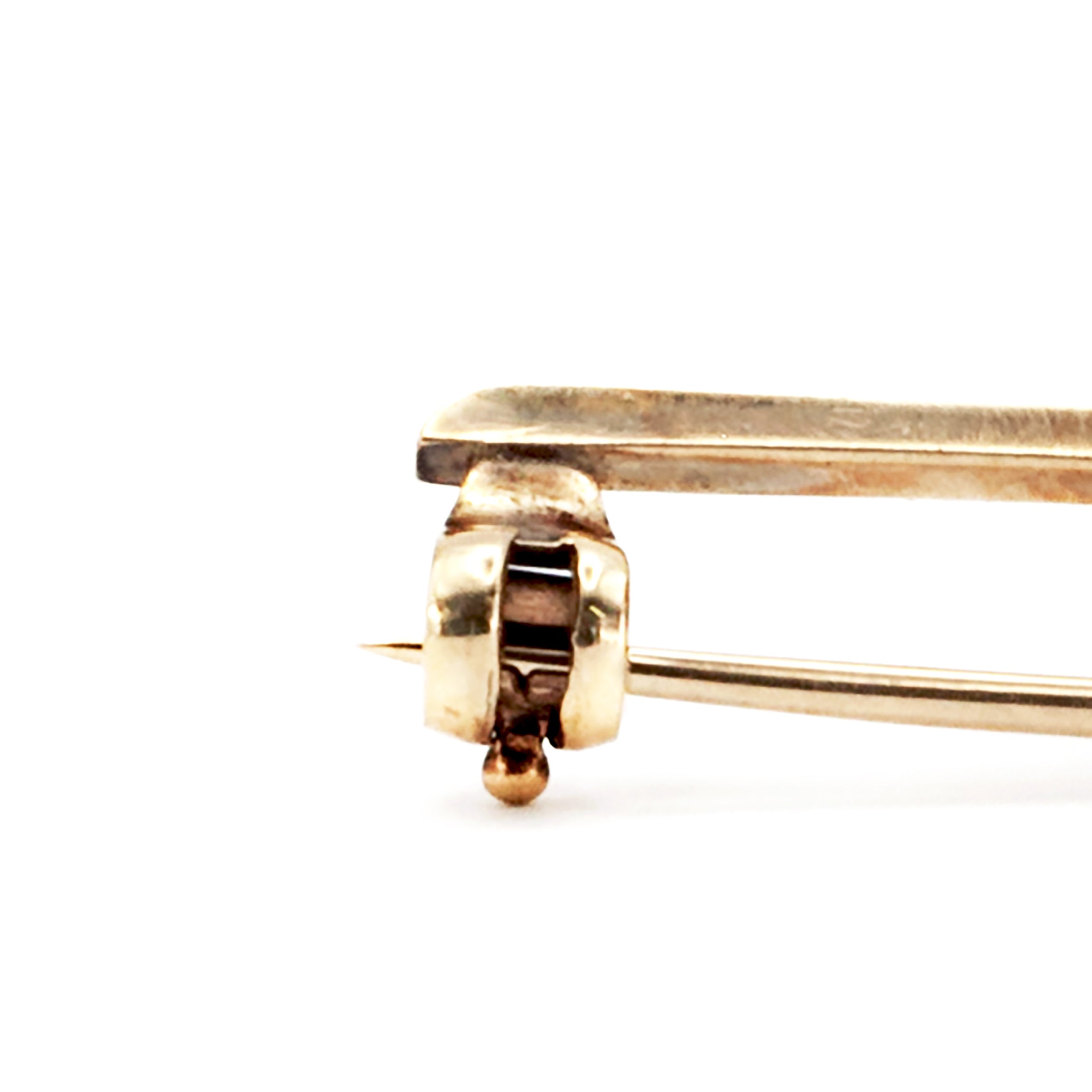 A 9ct gold diamond brooch